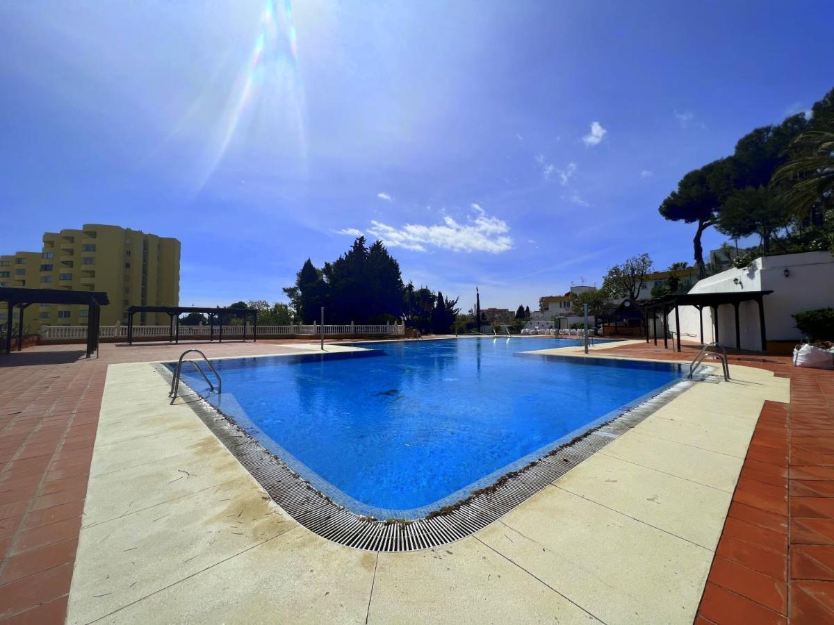 Apartamento Apartamento tropical con piscina cerca de la playa Torremolinos Exterior foto